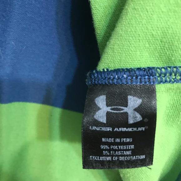 Under Armour Polo. Size Medium. Heat Gear Fabric - Picture 4 of 7